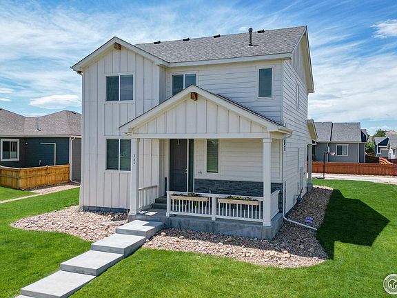 4th image of 566 Greenspire Dr