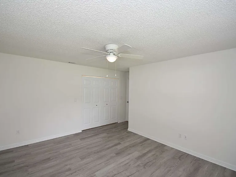 33 Poinsettia Ln — Photo 35