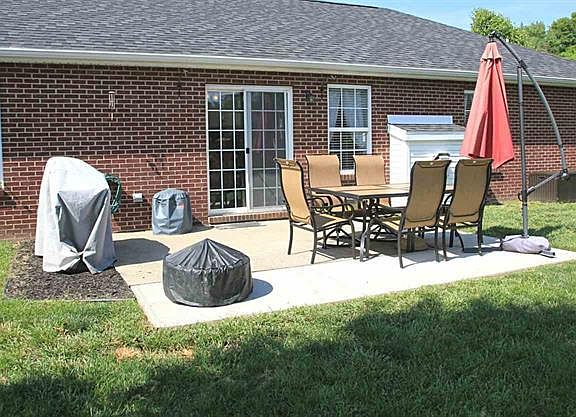3rd image of 5801 Mayfield Ct
