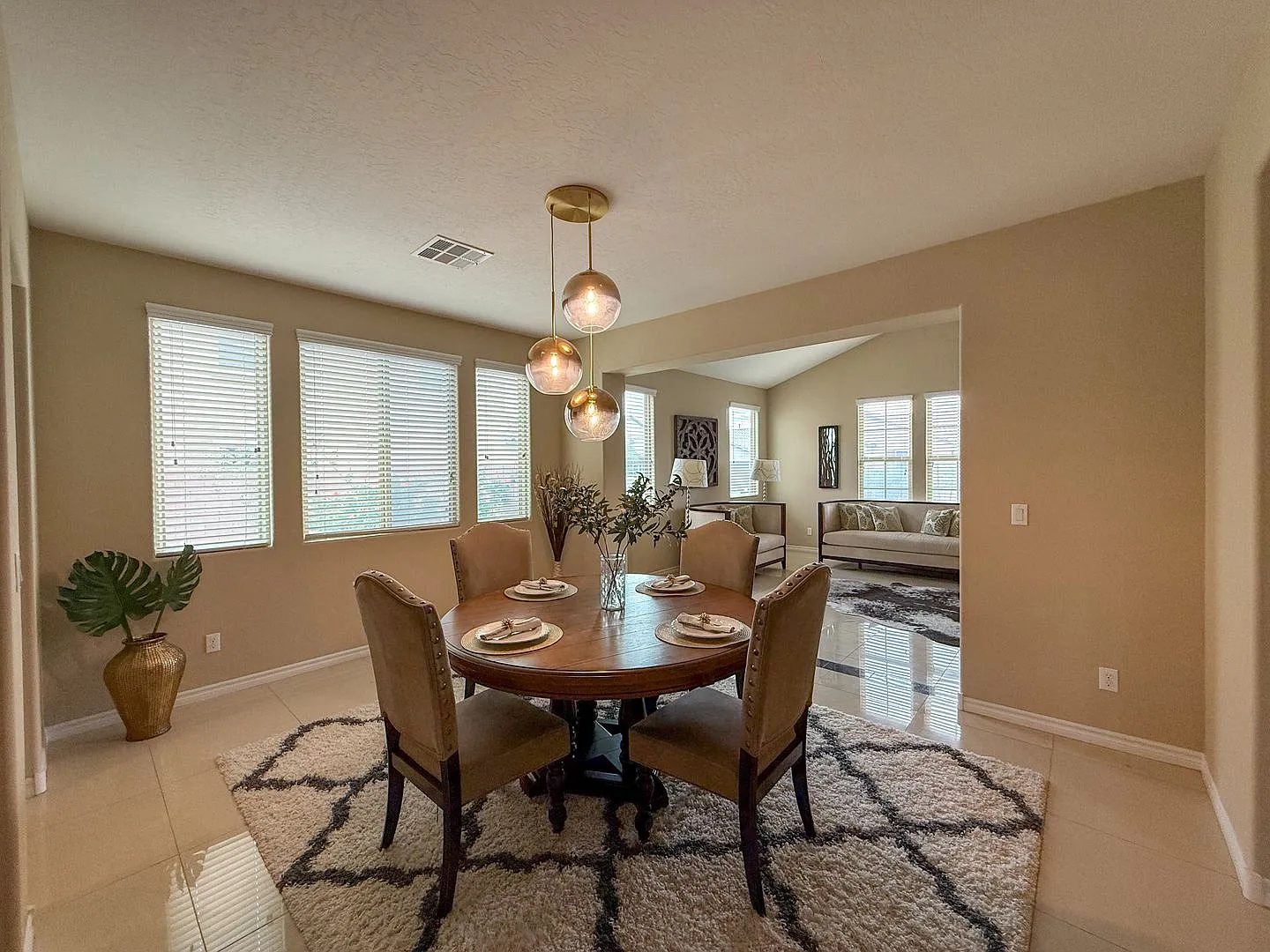 Luxury 6/BD 4.5/BA Large Furnished Home with Dual Primary Suites in Gated Community — Photo 4