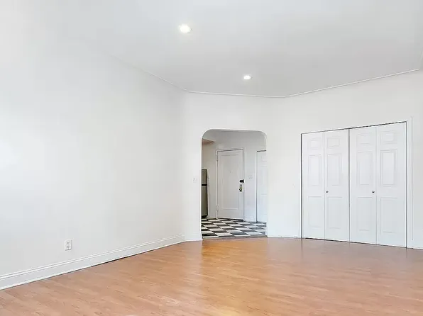 1295 3rd Avenue image 2 of 5