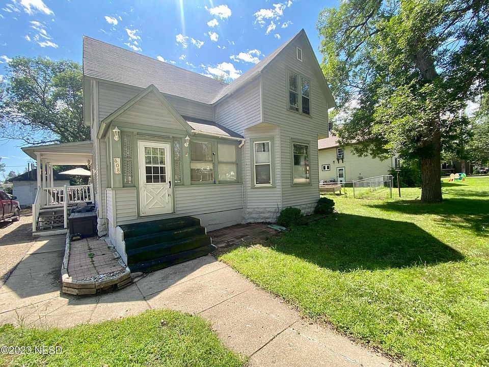 1st image of 608 5th St W
