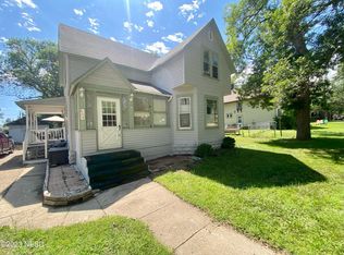 608 5th St W, Clear Lake, SD 57226