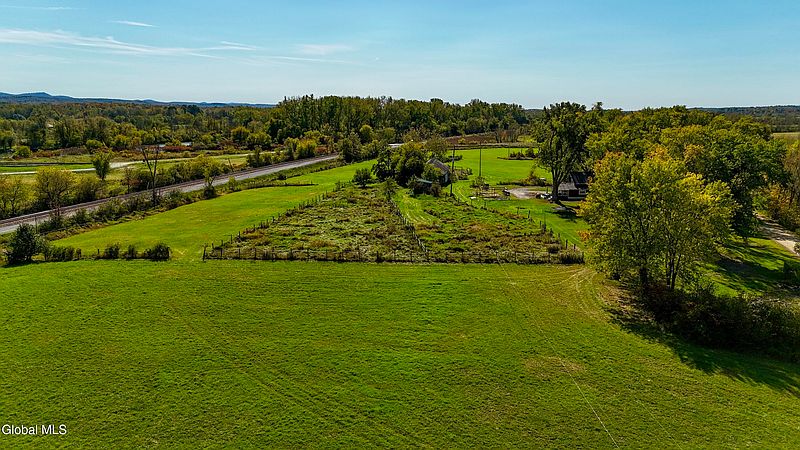 5th image of L8 New Swamp Road