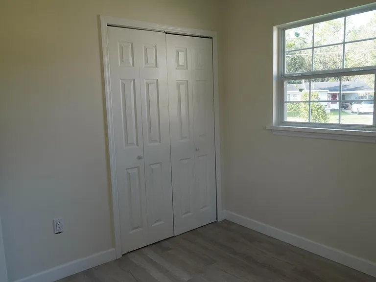 1419 Pembrook Dr — Photo 13