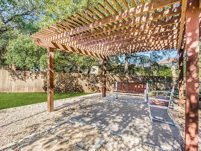 Lakeline Villas — Photo 27