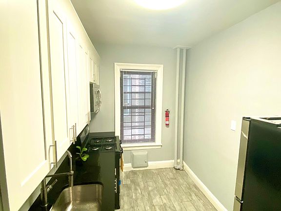 3rd image of 194 Kensington Ave APT 14