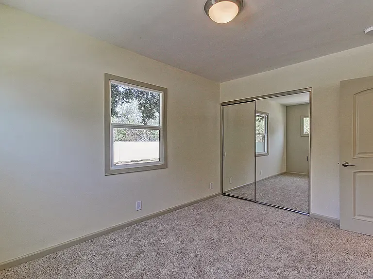 1396 Galway Ln #A — Photo 8