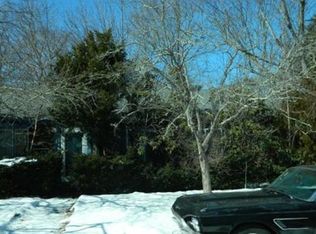 61 Freeman St, Warwick, RI 02886