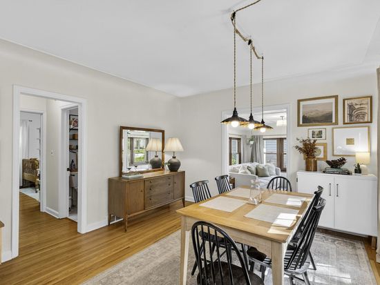 321 Elmer St, Roseville, MN 55113