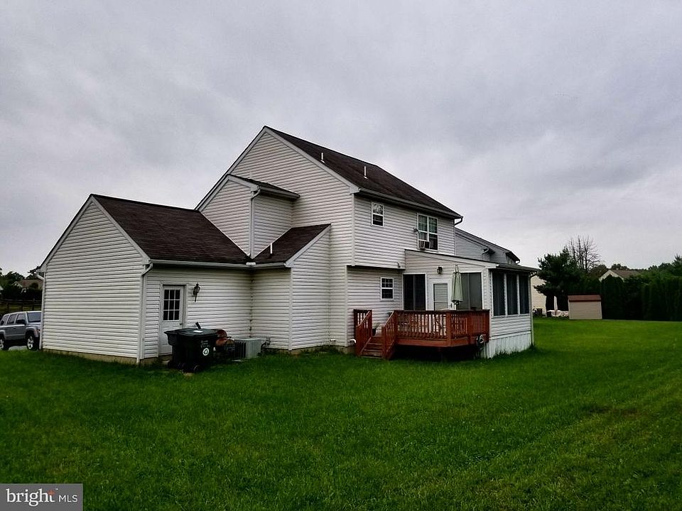 2nd image of 218 Harlequin Dr