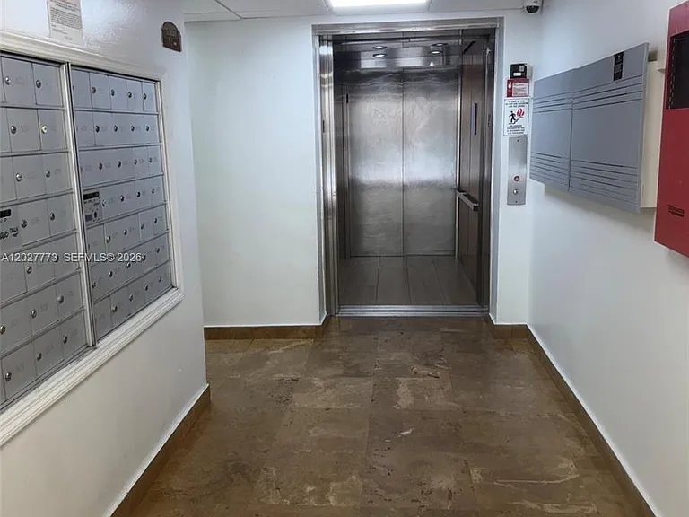 102 SW 6th Ave #501 — Photo 3