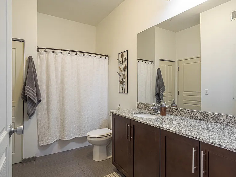 134 N Leroy St #302 — Photo 16