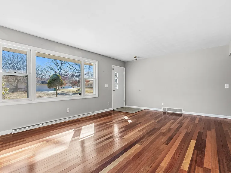 2109 Prosperity Dr — Photo 4