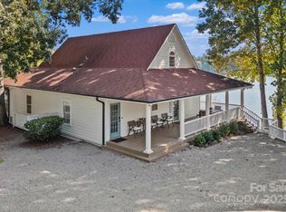 7264 Right Angle St, Sherrills Ford, NC 28673