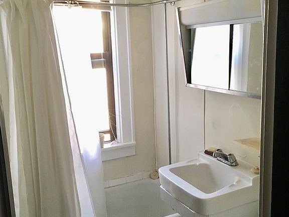 5th image of 1308 Powderhorn Ter APT 205