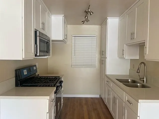 175 S Madison Ave #21 — Photo 3