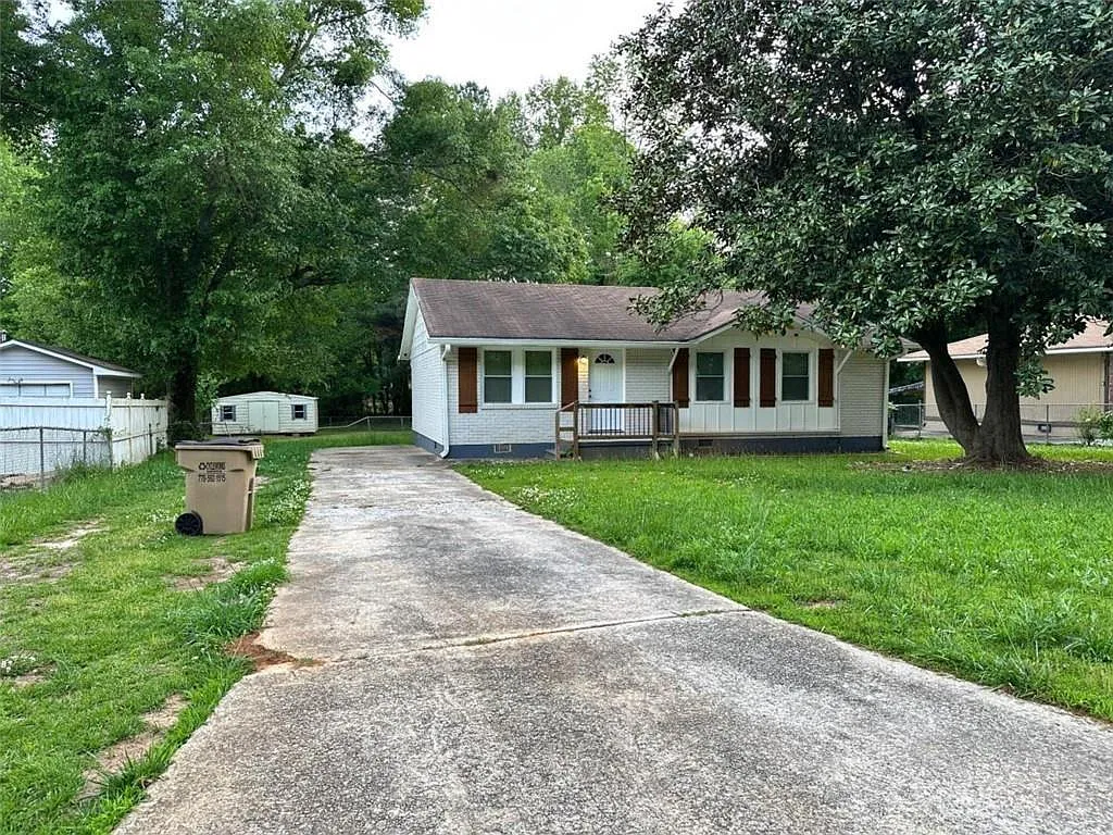 3 bed, 2.0 bath, 1100 sqft, $1,800 — Photo 1