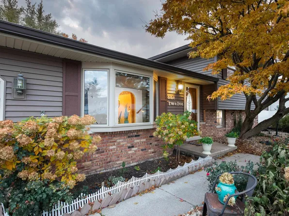 112 Cedar Ct, East Peoria, IL 61611