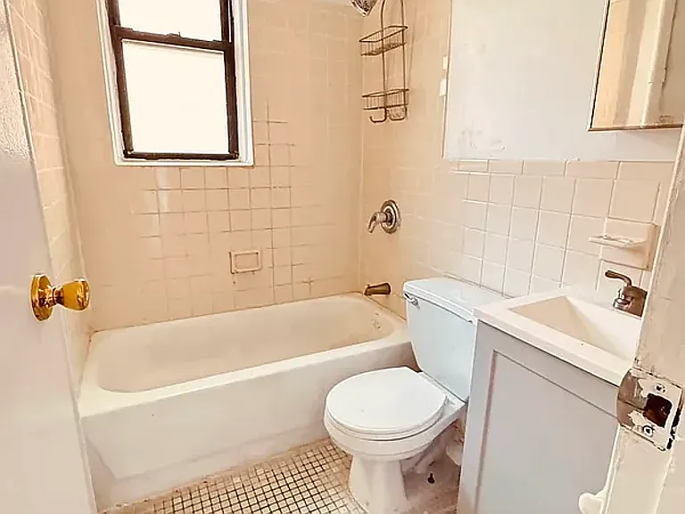 255 W 12th St #5N — Photo 8