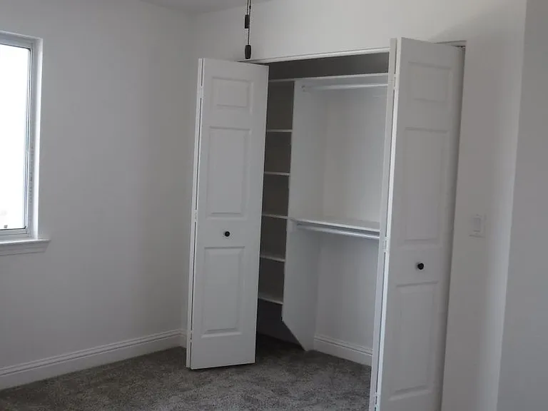826 Cally Ct — Photo 6