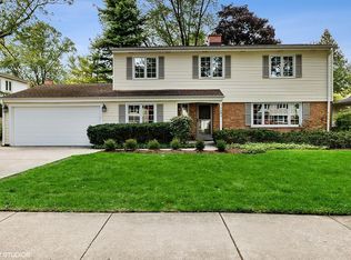 148 Riverside Dr, Northfield, IL 60093