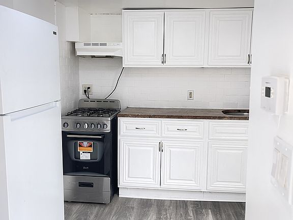 2nd image of 2866 W 15th St #11