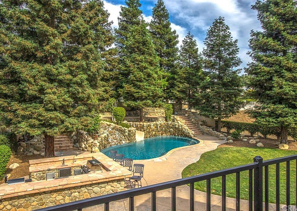 1st image of 13557 Pineridge Ct