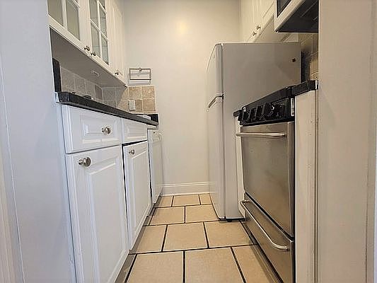 4th image of 135 E 17th St APT 7F