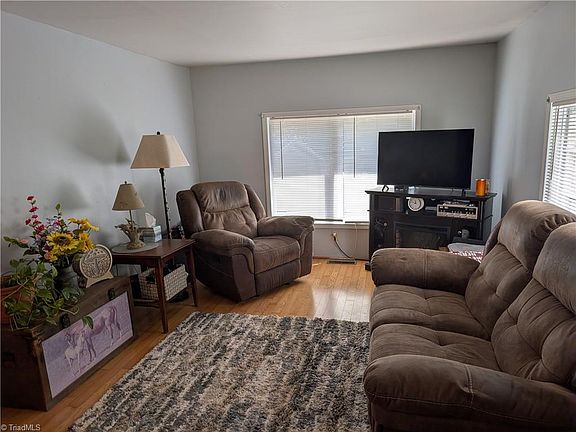 5th image of 661 Eden Rd