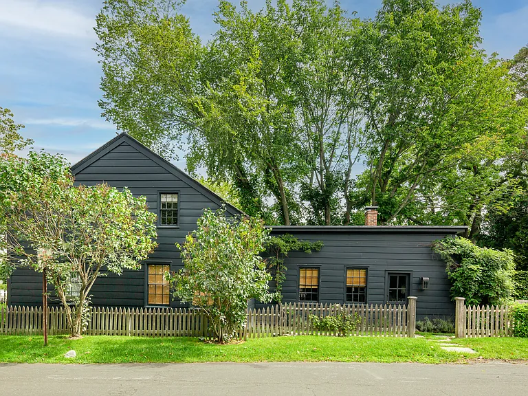 23 Concord St — Photo 4