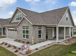 17573 Phoenix Dr, Clive, IA 50325