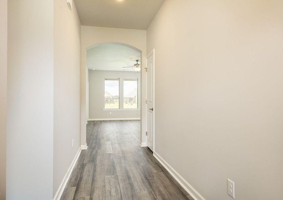 1st image of 1610 Reserve Dr