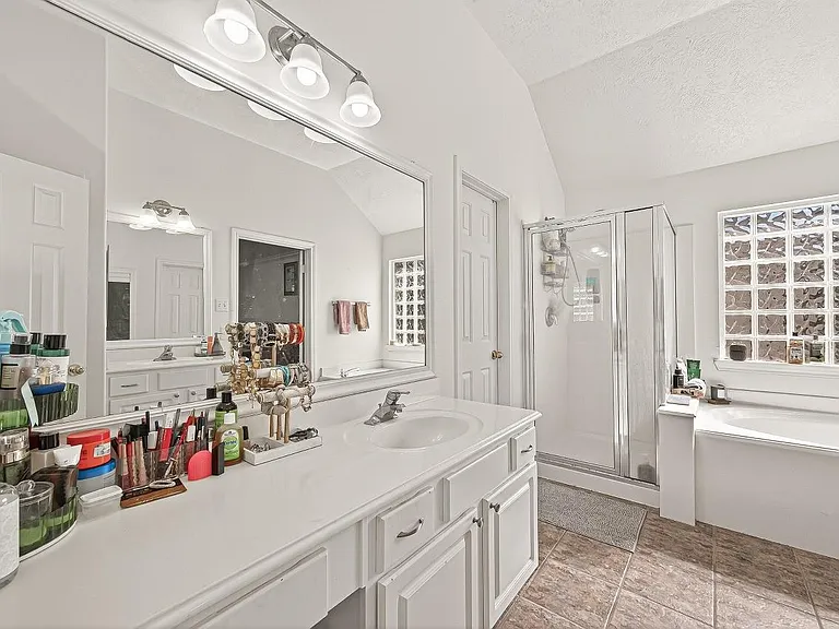 7023 Westford Park Ln — Photo 40