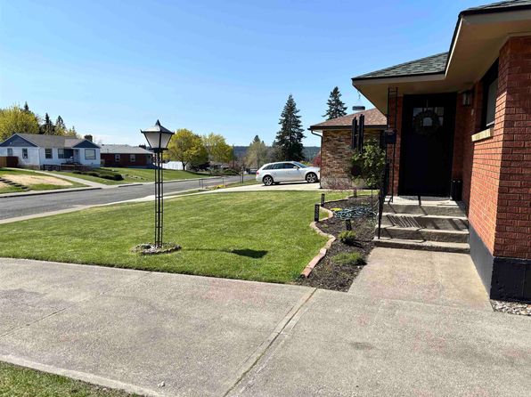 3204 W Queen Pl, Spokane, WA 99205