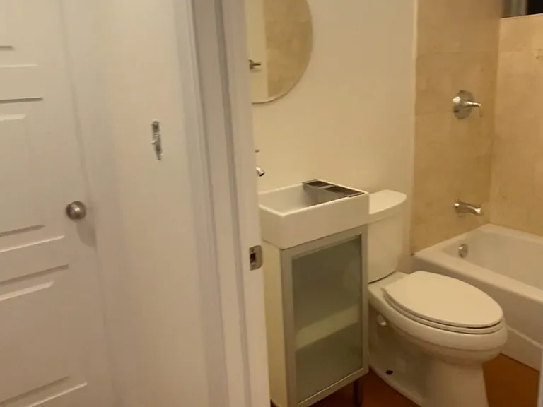 2441 N Mozart St — Photo 32