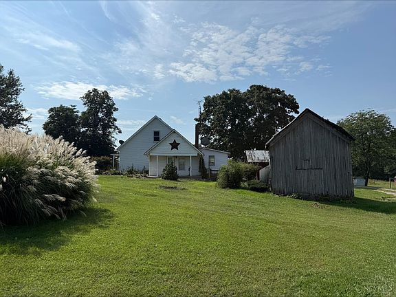 3rd image of 3245 Harriet Rd