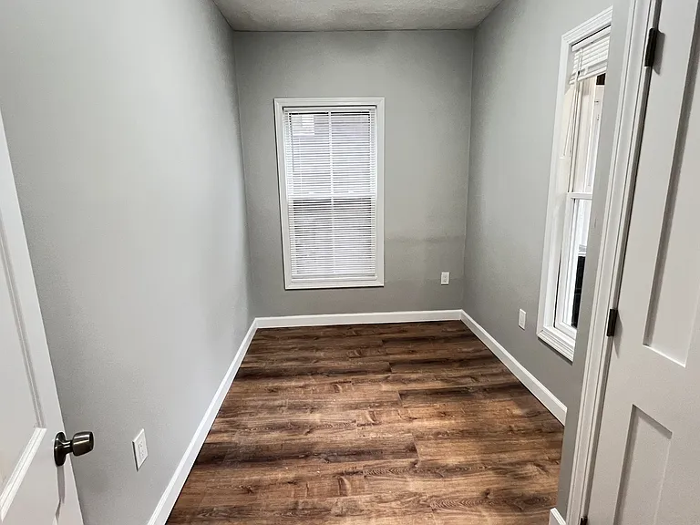 31 Ridgeway St #1 — Photo 11