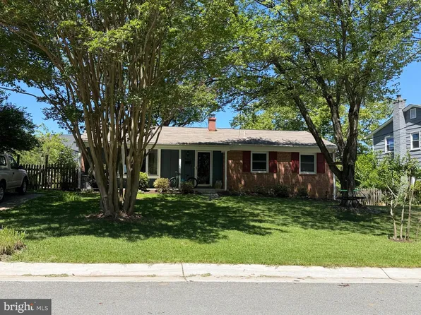 9706 Corkran Ln, Bethesda, MD 20817