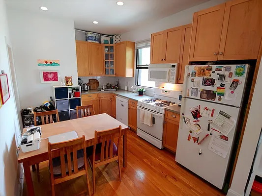 Rented by Halstead Real Estate | media 4