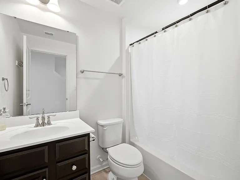 4435 Sunset Dr — Photo 36