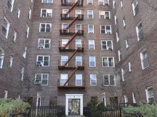 39-30 52nd St #4D, Queens, NY 11377
