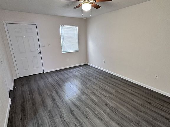 4th image of 1944 Sunset Pl APT 7