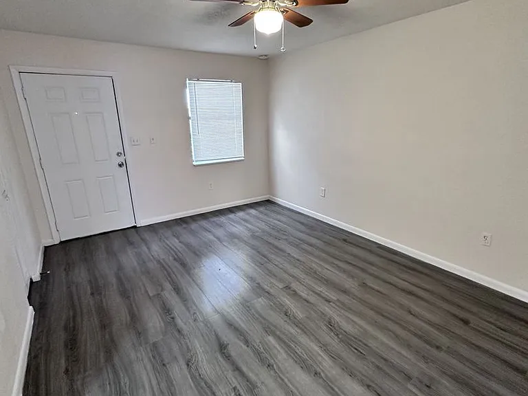 1944 Sunset Pl — Photo 22