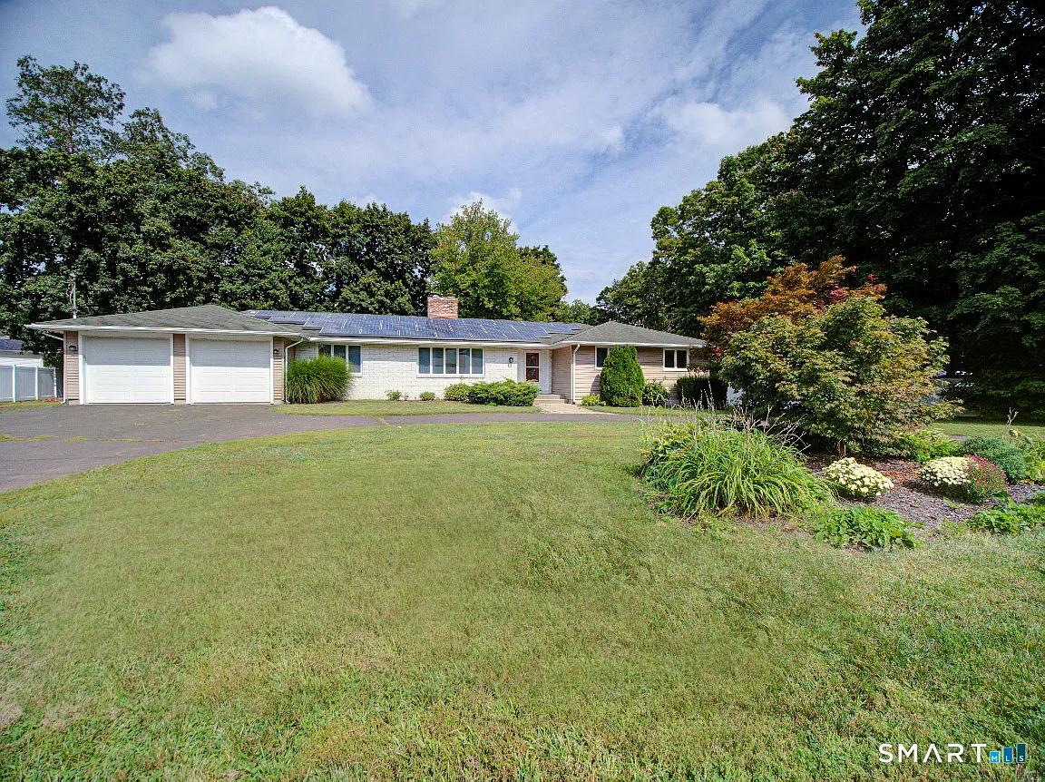 4 bed, 2.5 bath, 2171 sqft, $4,000 — Photo 1