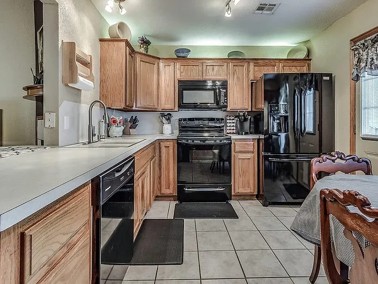 6029 SE 84th Pl — Photo 8