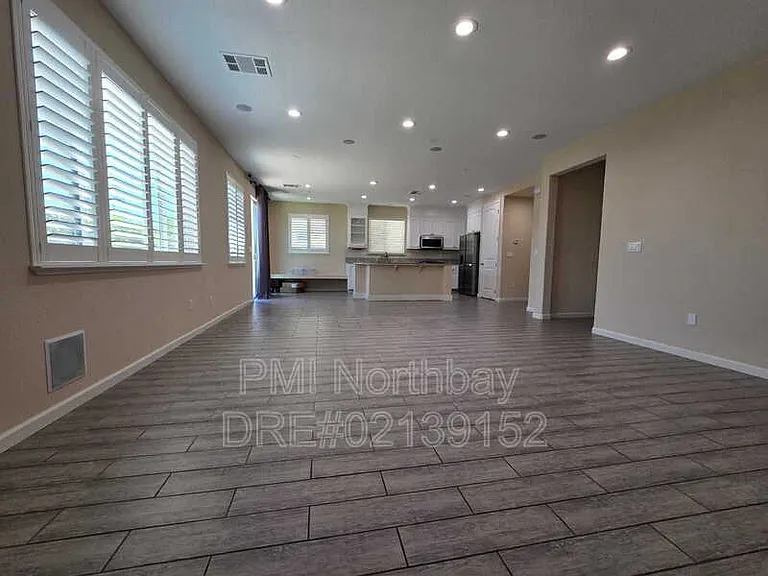 308 Aster St — Photo 2