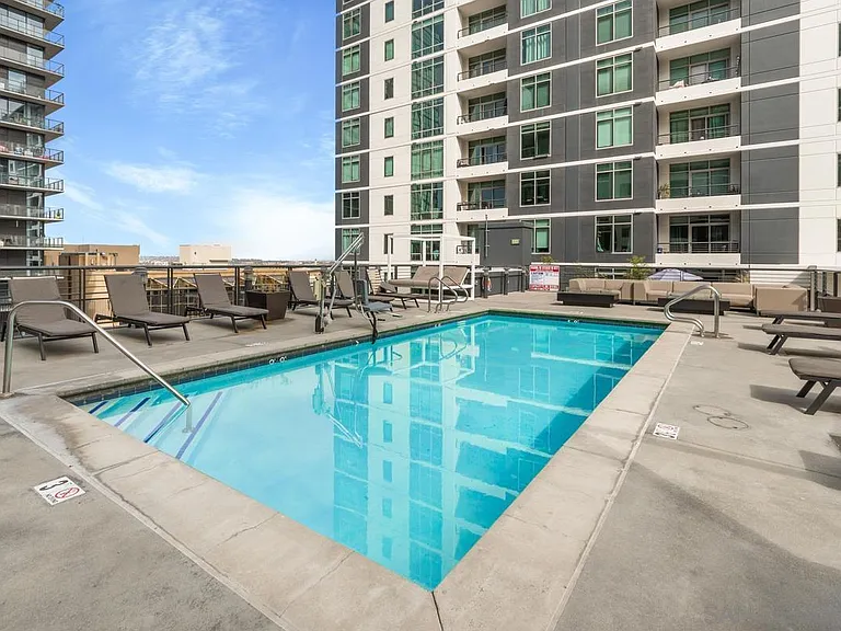 425 W Beech St #859 — Photo 26