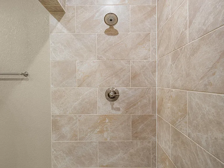 408 W Avenue C — Photo 18