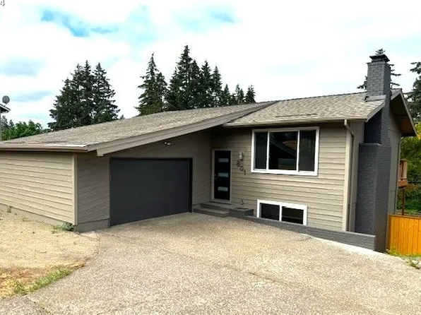 801 NE Edgehill Dr, Estacada, OR 97023